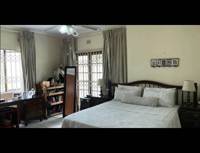 4 BEDROOM HOUSE FOR SALE IN VELD EN VLEI